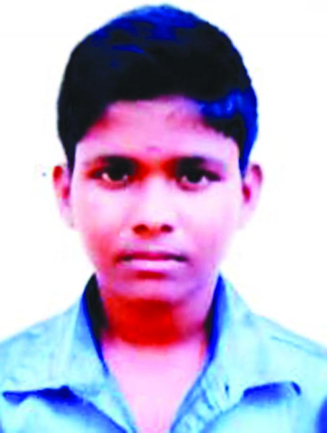 ಮನೆಯಲ್ಲಿ ತಂದೆಯ ಪಾಥರ್ಿವ ಶರೀರ:  ನೋವಿನಲ್ಲೂ ಎಸ್ಎಸ್ಎಲ್ಸಿ ಪರೀಕ್ಷೆ ಬರೆದ ಬಾಲಕ!